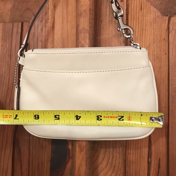 Coach white wristlet - Picture 5 of 7
